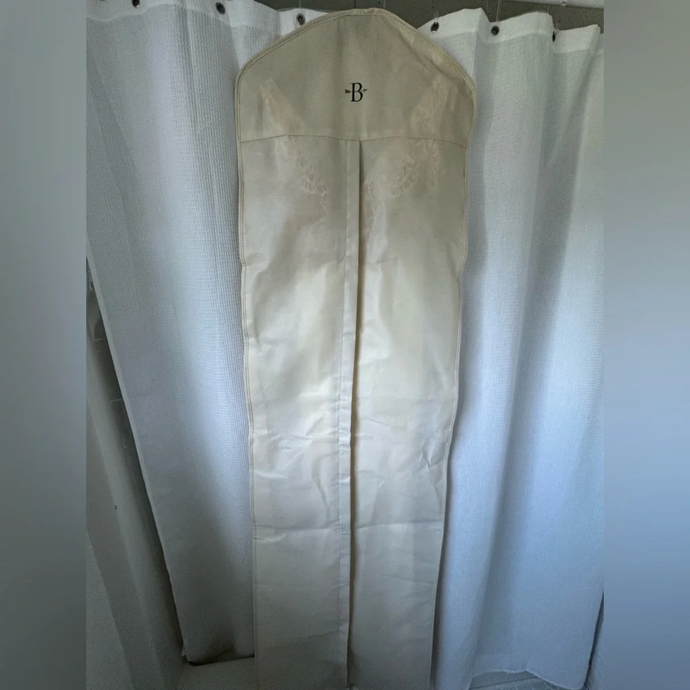 BHLDN Cream Sleeveless V-Neck Wedding Gown - Picture 13 of 16